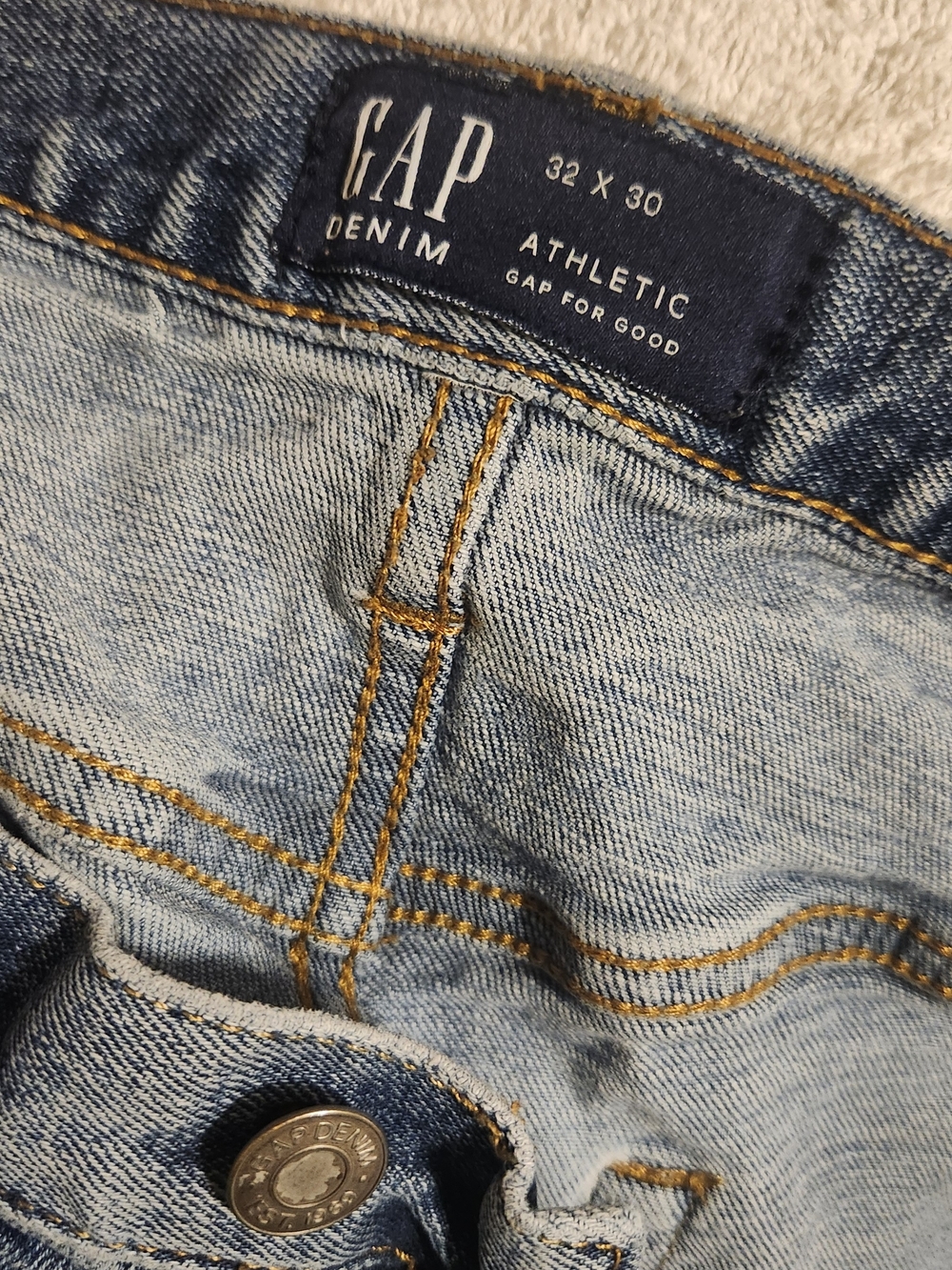 GAP Men's Athletic Fit Denim Blue Jeans 32 X 30